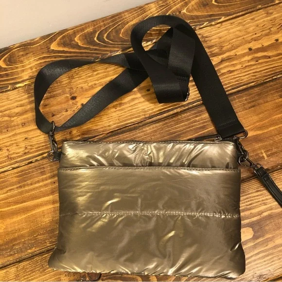 Sondra Roberts Squared Quilted Puffer crossbody clutch wristlet - Picture 11 of 12